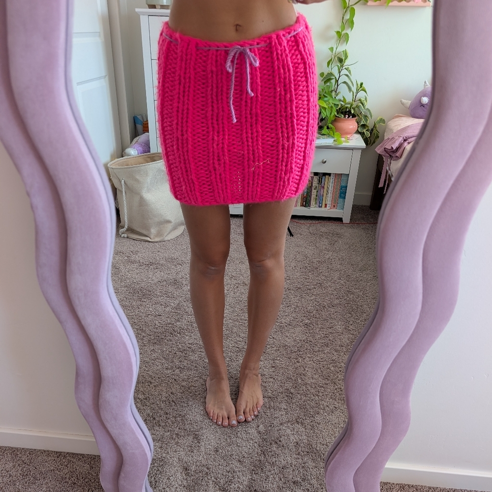 Pink Chunky Knit Skirt with Bow Accent Size Medium